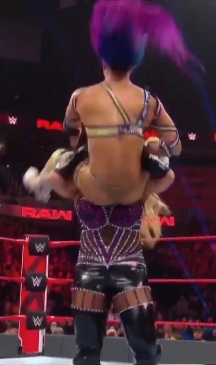 Several Photos Sasha Banks Wardrobe Malfunction On WWE RAW