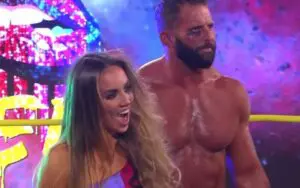 Chelsea Green Staying In Arm Cast For Even Longer Now