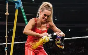 Fans In Attendance At WWE RAW Squash Report Of Mass Exit During Alexa Bliss & Charlotte Flair Segment