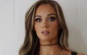 Anna Jay Stuns In Revealing Skin-Tight Black Dress