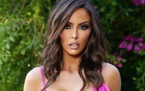 Cassie Lee Reminds Fans To Book Valentine's Day Plans With Gorgeous Photo Drop