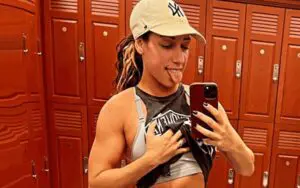 Jacy Jayne Shows Off Dedication With Stunning Abs Display