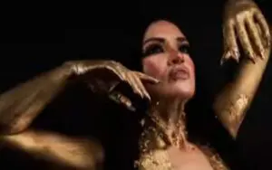 Shaul Guerrero Seduces In Body Paint Video Drop