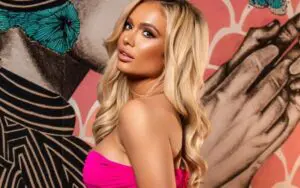 Scarlett Bordeaux Shows Off Her Assets In High Heels With Smoking Photo Drop