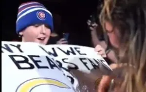 Seth Rollins Has Wholesome Moment With Young Chicago Bears Fan During WWE Live Event