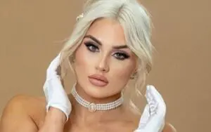 Tiffany Stratton Is A Little Slice Of Heaven In Jaw-Dropping Corset Photo Drop