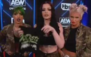 Saraya Threatens to Spray Paint Fans Buying The Outcasts' Merchandise