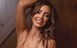 Cassie Lee Stuns in Jaw-Dropping Photo Drop with Her Thousand-Watt Smile