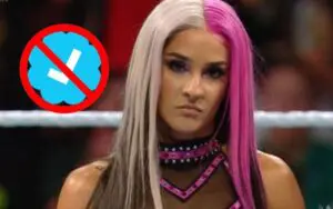 Dakota Kai Sends Serious Warning About Scammers After Losing Twitter Verification Badge