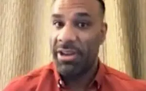 Jinder Mahal Dishes on Backstage Aftermath of Seth Rollins’ Injury Jinder Mahal Dishes on Backstage Aftermath of Seth Rollins' Injury