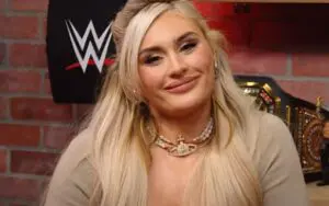 Tiffany Stratton Boldly Declares That She’s The Center of The WWE SmackDown Universe Tiffany Stratton Boldly Declares That She's The Center of The WWE SmackDown Universe