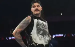 Dominik Mysterio Shows Incredible Disrespect to Rey Mysterio During WWE Live Event