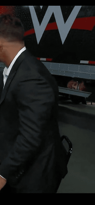 unseen-photo-reveals-wyatt-sicks-stalking-chad-gable-backstage-on-71-wwe-raw-07