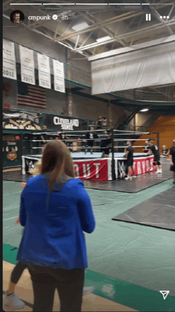 cm-punk-made-surprise-appearance-during-wwe-summerslam-tryouts-00