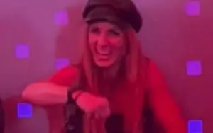 Backstage Video Shows Becky Lynch’s Priceless Reaction to Seth Rollins-Paul Heyman WrestleMania Swerve