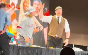 Sheamus Brings Back Old Entrance Theme at WWE World Panel