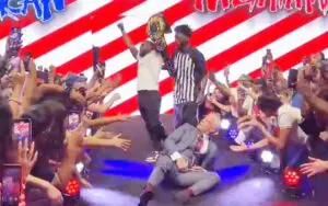 Kevin Hart Pins Cody Rhodes and Steals Replica Title at Fanatics Fest