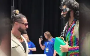 Seth Rollins Tells Superfan to Cash In on John Cena in Hilarious Fanatics Fest Moment