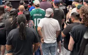 Fans Call Out Starrcast Over Hot Temps and Total Chaos Inside the Venue