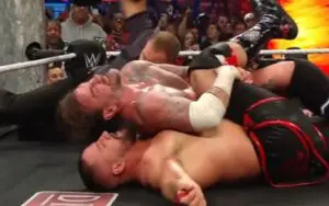 CM Punk Pulls Out All The Stops To Retain World Heavyweight Title During 1/5 WWE RAW