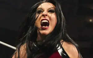 Stephanie Vaquer Calls Out Fan for Recording Her and Making Her Uncomfortable