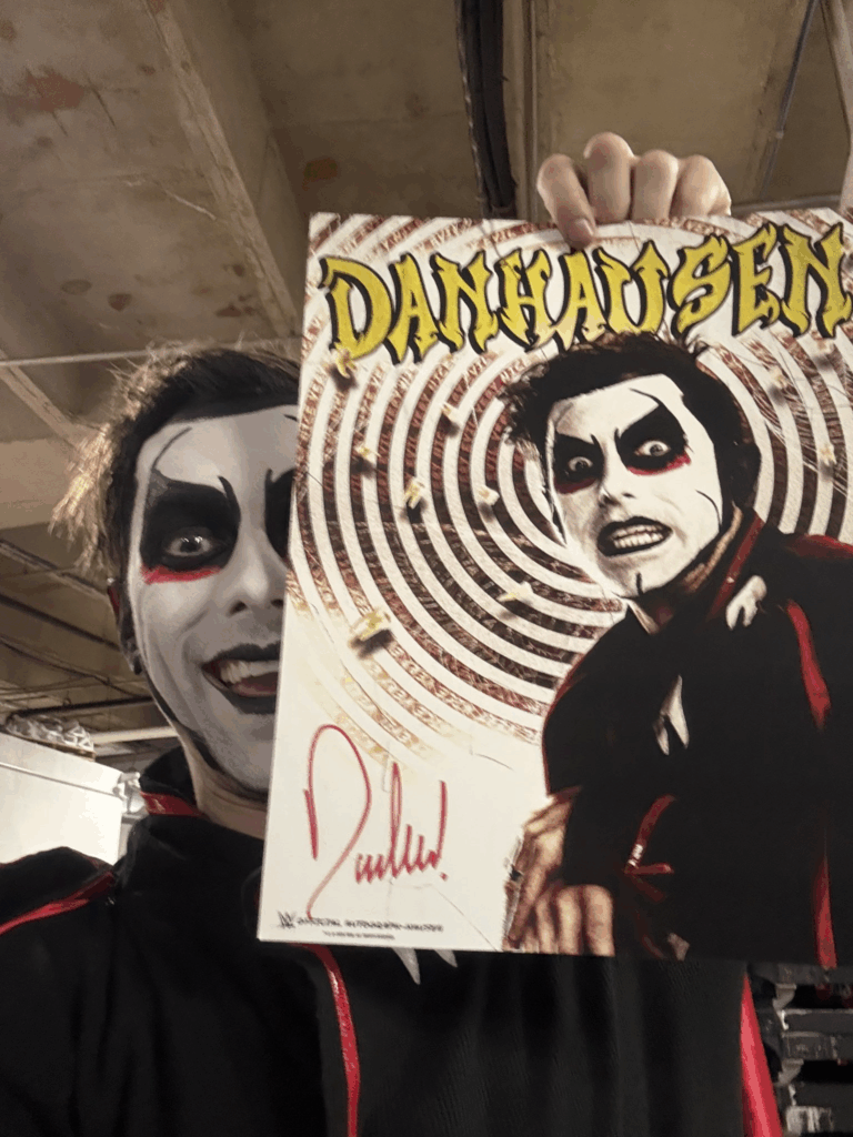 Danhausen ‘Way Over’ With WWE Fans as Autographs Sell Out Ahead of Top Stars