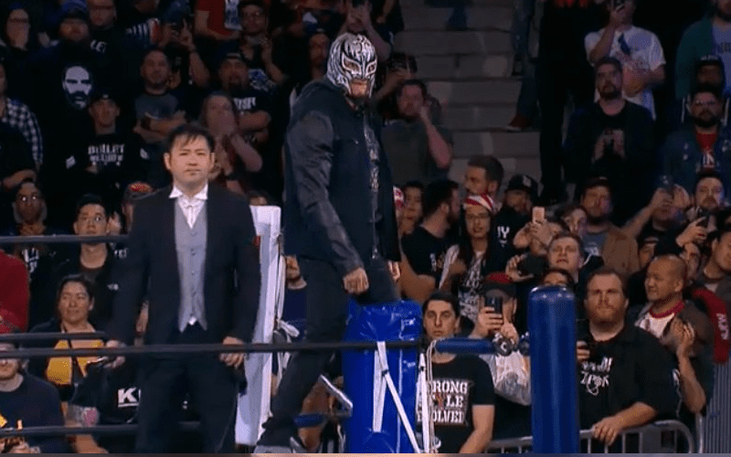 Rey Mysterio Appears at NJPW Long Beach Show