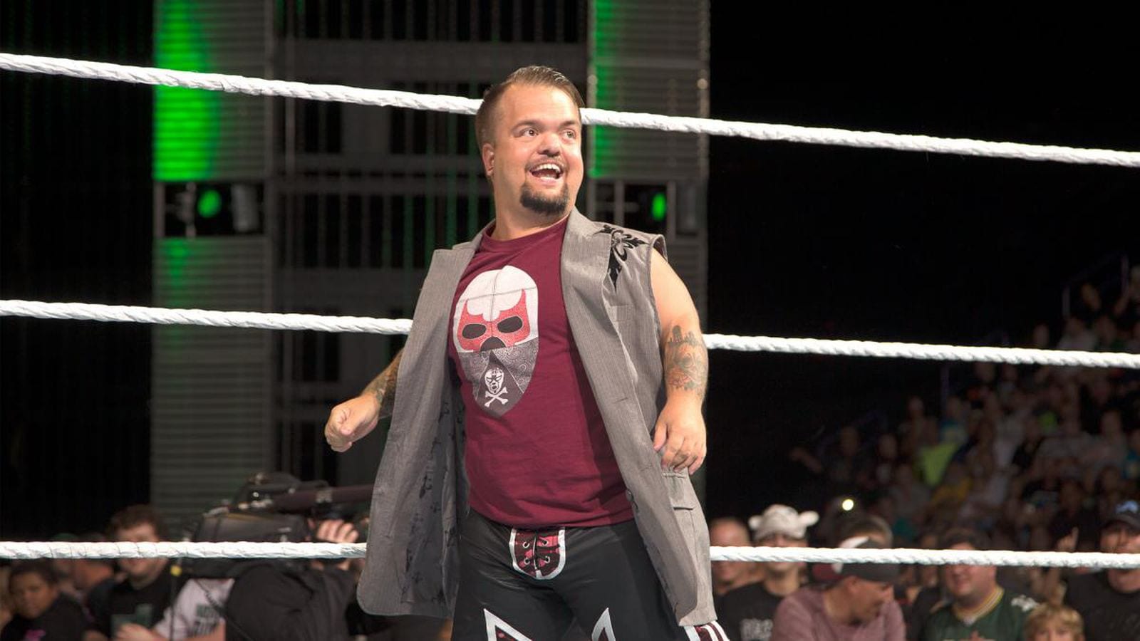 WWE’s Wellness Policy Ruined Dating On Tinder For Hornswoggle