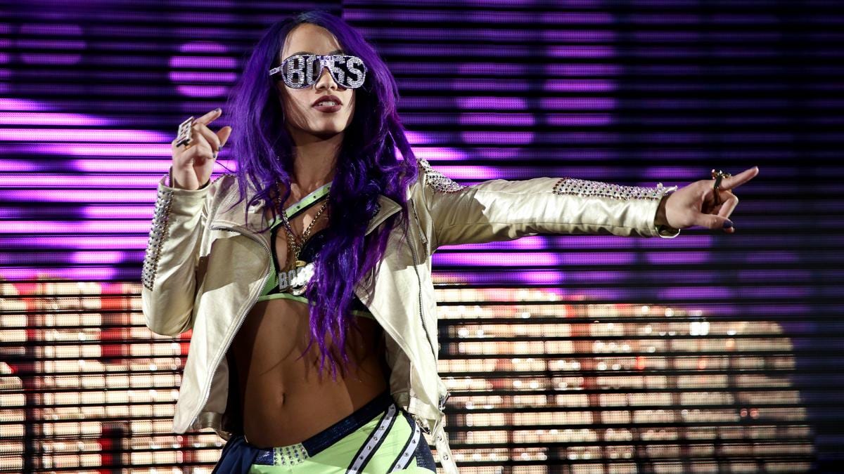Sasha Banks Signs New WWE Contract