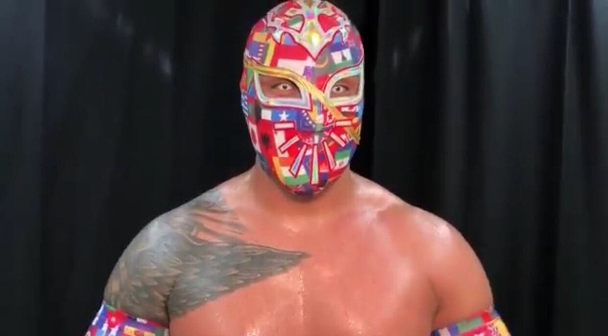 Sin Cara Undergoes Knee Surgery