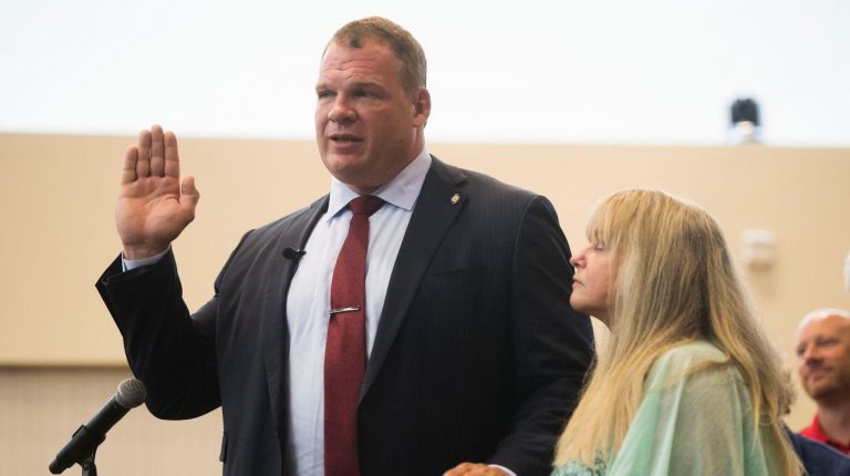 Kane Officially Takes His Oath Of Office To Become Mayor Of Knox County Tennessee