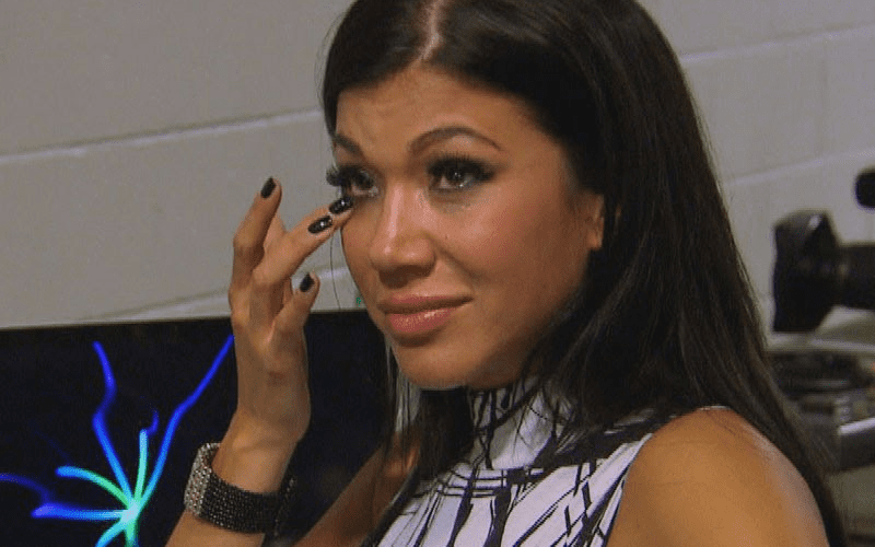 Rosa Mendes Suffers a Torn ACL