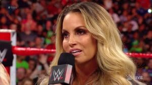Trish Stratus Returns On Raw