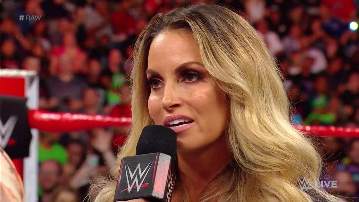 Trish Stratus Returns On Raw