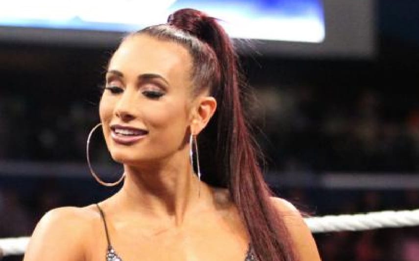 Carmella Reacts To Falling On Her Way To The Ring During WWE Live Event