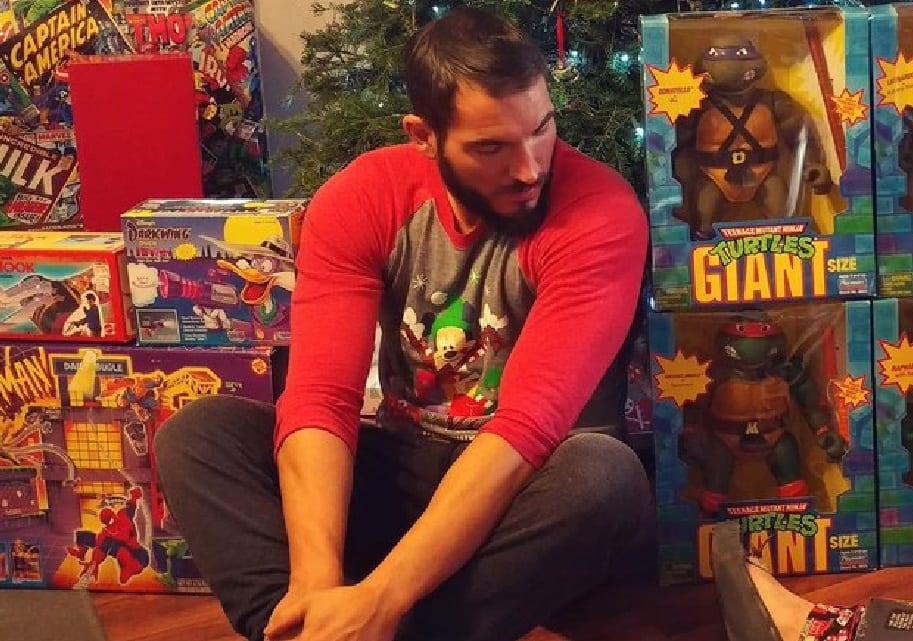 Johnny Gargano & Candice LeRae Spoil Each Other By Recreating The 90’s This Christmas