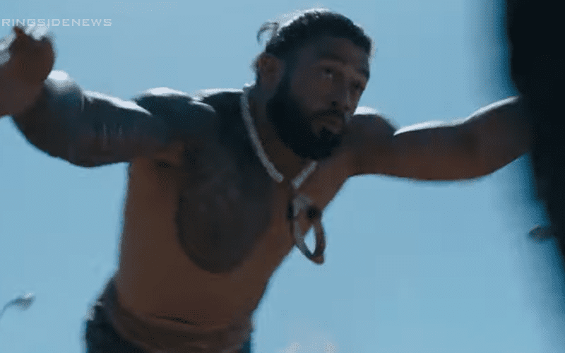 Roman Reigns Nails Spear & Samoan Drop In New Hobbs & Shaw Trailer