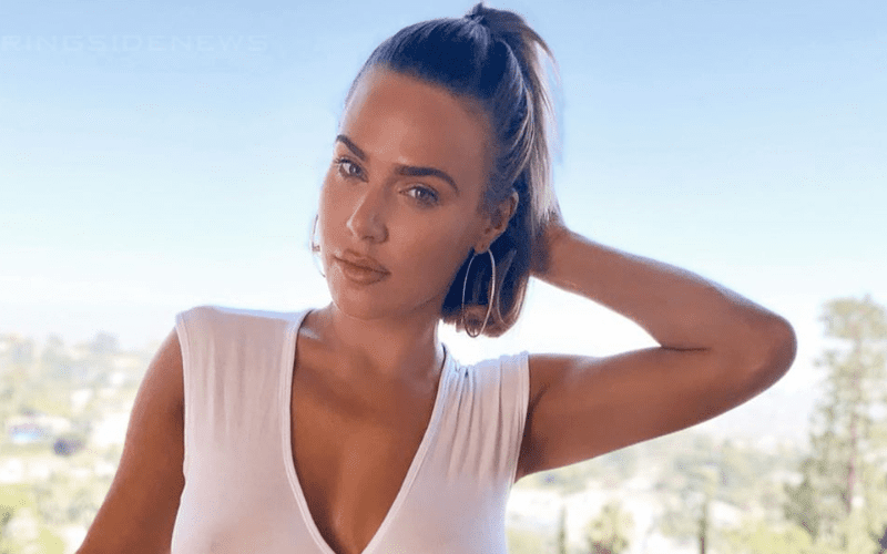 Lana Gets Mixed Reaction After Posting Revealing Photo