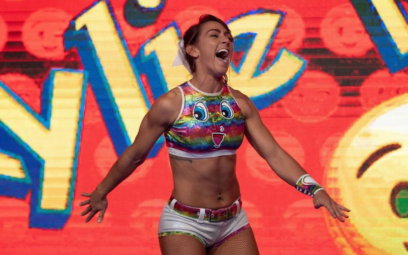 Kylie Rae Makes Social Media Return