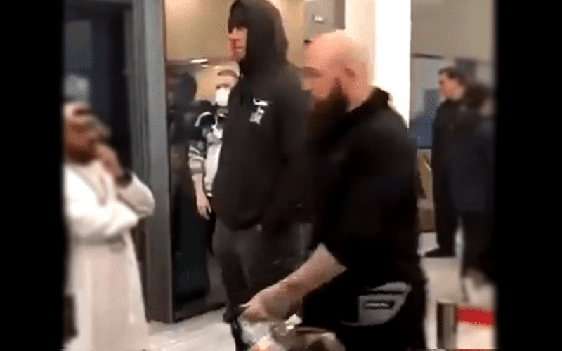 WATCH The Undertaker & Other WWE Superstars Arrive In Saudi Arabia