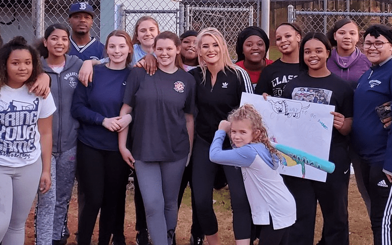 Lacey Evans Pays For High School Softball Team Equipment