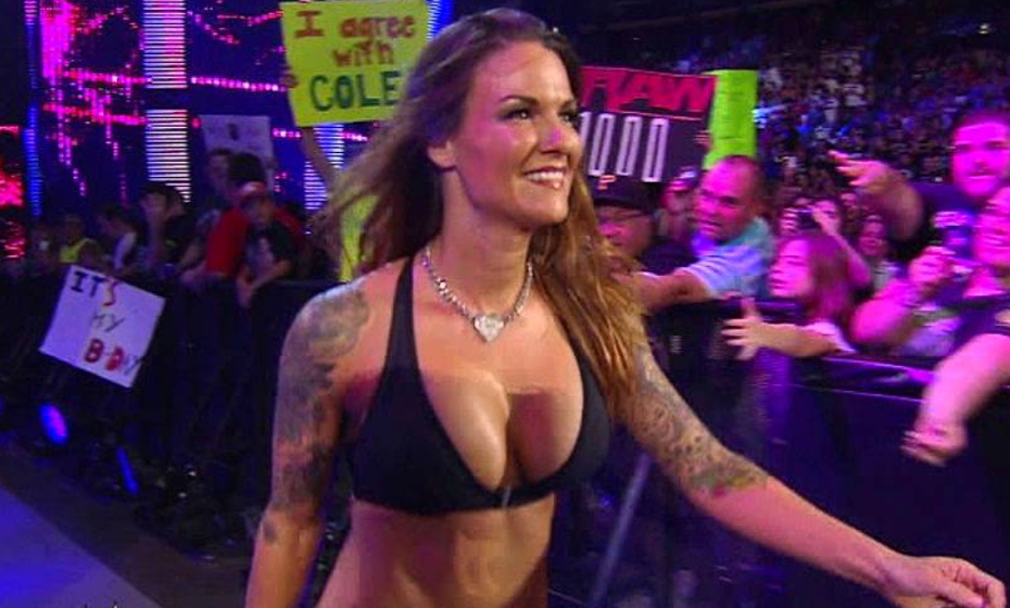 WWE Raw/Smackdown Legend Lita Reveals AEW Products Make Her Excited 2. Смот...
