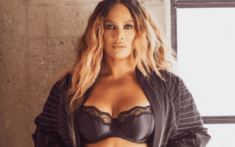 Nia Jax 'Stands In Her Power' With Stunning New Lingerie Photo.