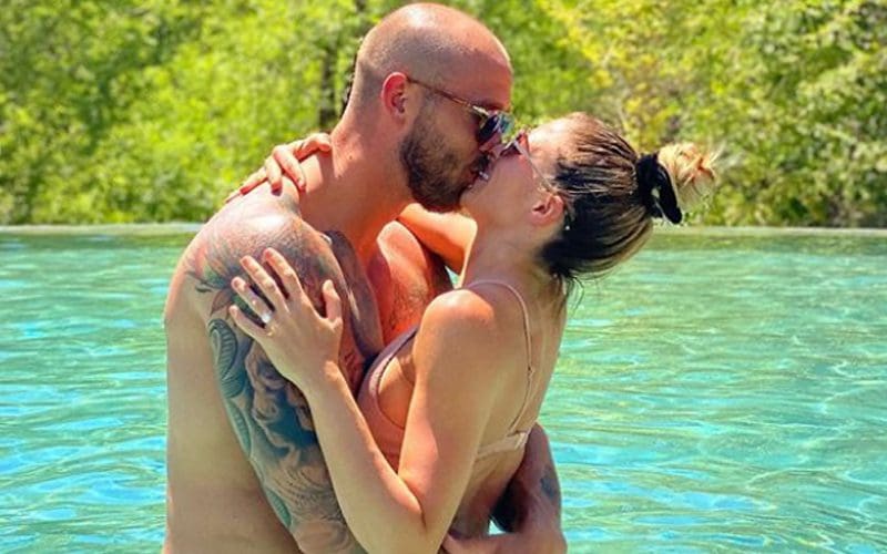 Kelly Kelly Is Now Engaged To Be Married