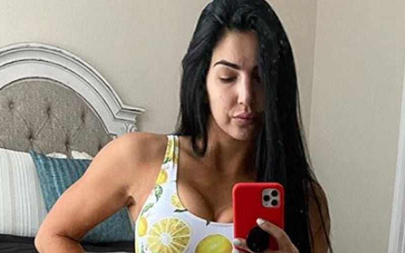 Billie Kay Is Ready For Her ‘Morning Squeeze’ In New Thirst Trap Photo