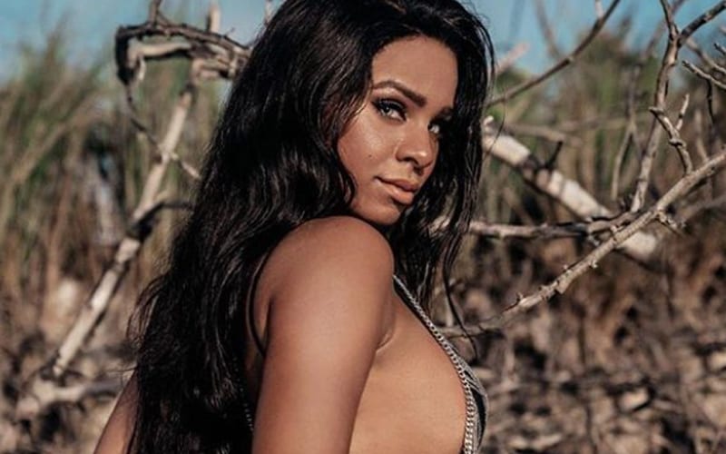 Drake Maverick’s Wife Renee Michelle Hits Up Cocoa Beach In Revealing Onesie