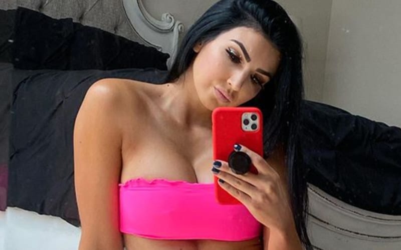 Billie Kay Provides Promising Update With New Thirst Trap Photo