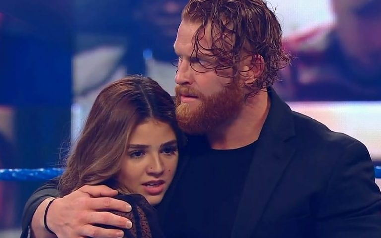 Aalyah Mysterio Kisses Murphy & Proclaims Her Love On WWE SmackDown