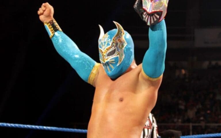 Original Sin Cara (Mistico) Accidentally Unmasks & Exposes Full Face On Live Stream