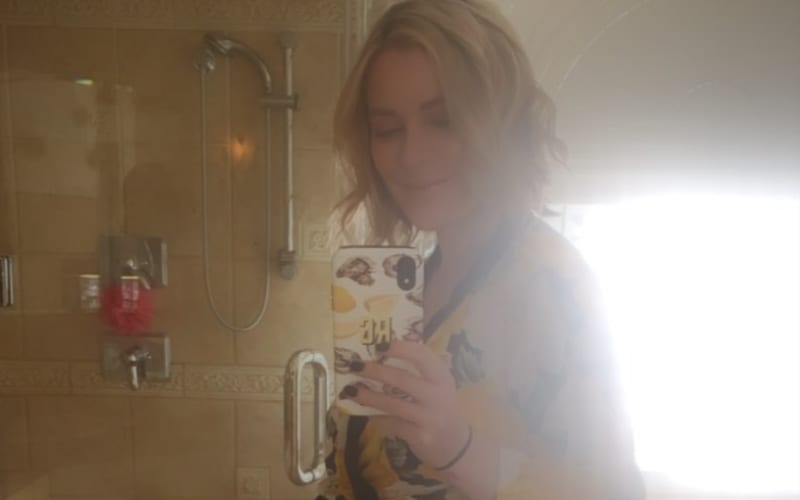 Renee Paquette Shows Off Baby Bump In New Photo